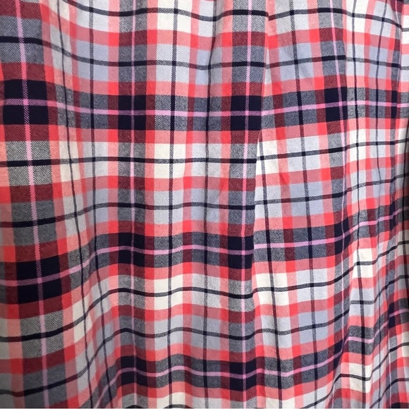 GAP Boyfriend Pink, White and Navy Plaid Button Down Shirt Size Medium - Picture 11 of 12